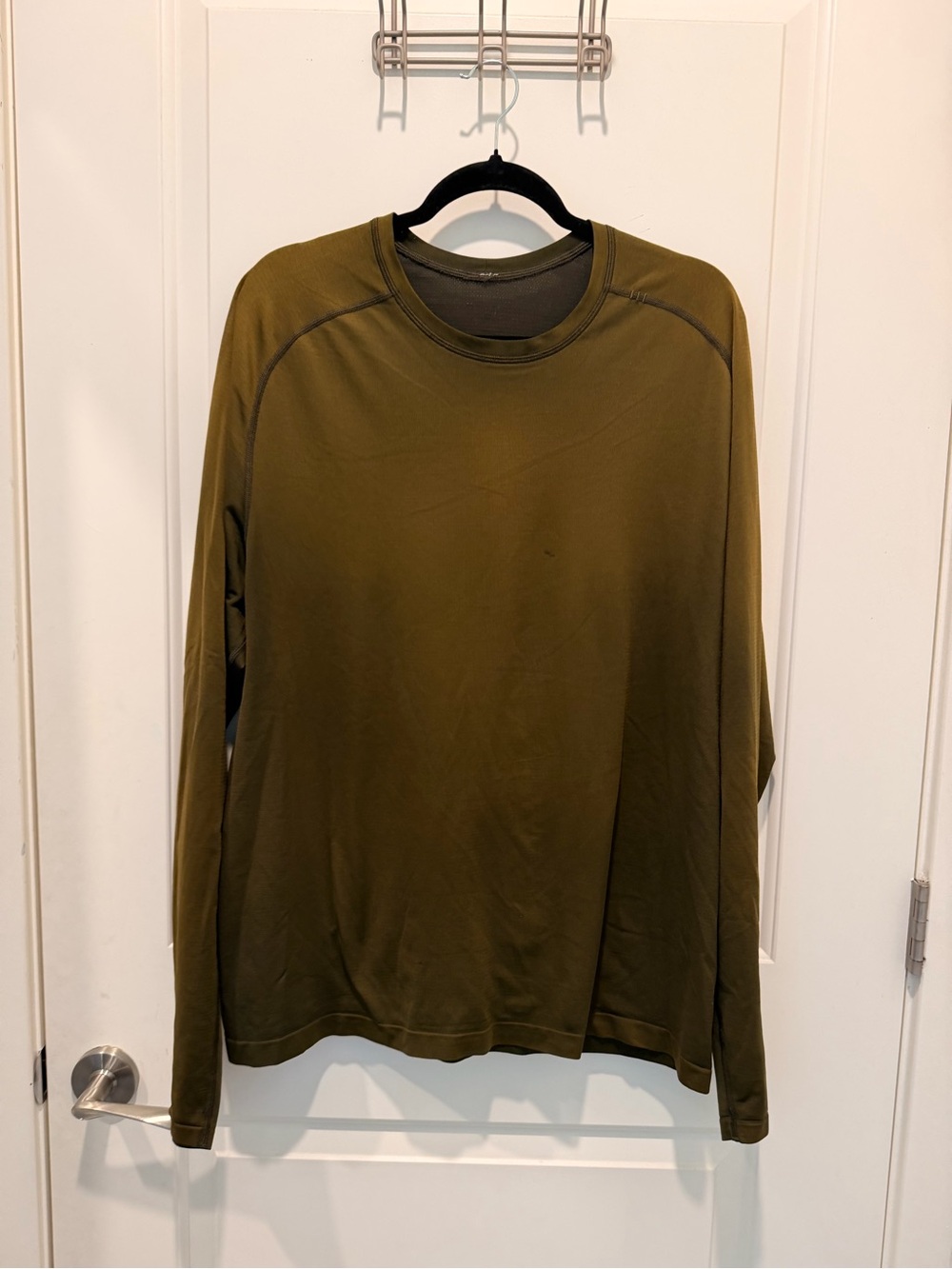 Lululemon Metal Vent Tech
Long Sleeve Shirt Olive
Green Men's Size XL
